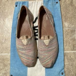 Women’s toms